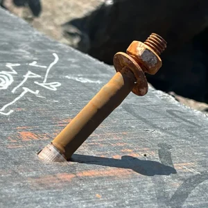 Rusten bolt beholder